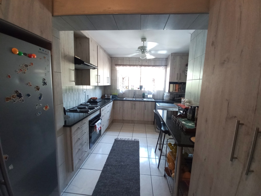 4 Bedroom Property for Sale in Safari Gardens North West